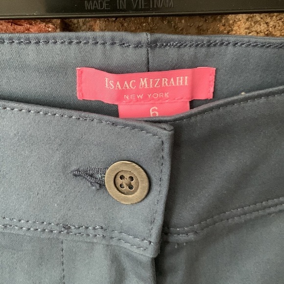 Isaac Mizrahi New York Blue Button Tailored Short - Picture 4 of 6